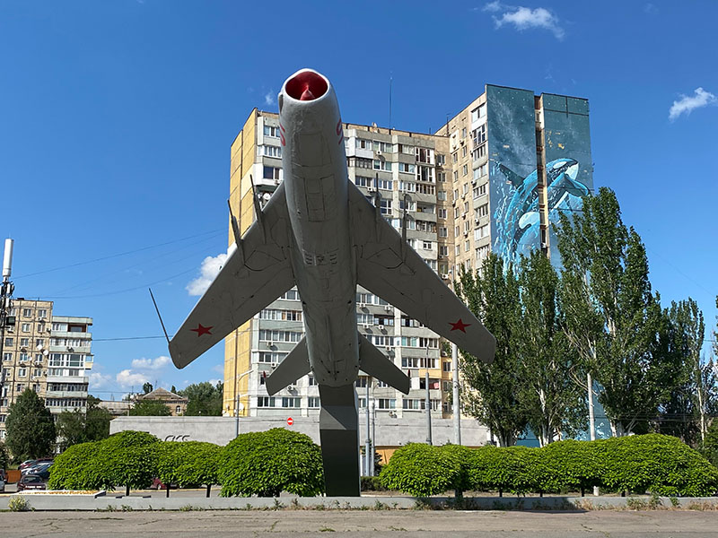 the airplane monument in the Solnechny district of Dnipro