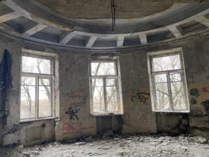 On the 2nd floor of the abandoned palace Dnipro