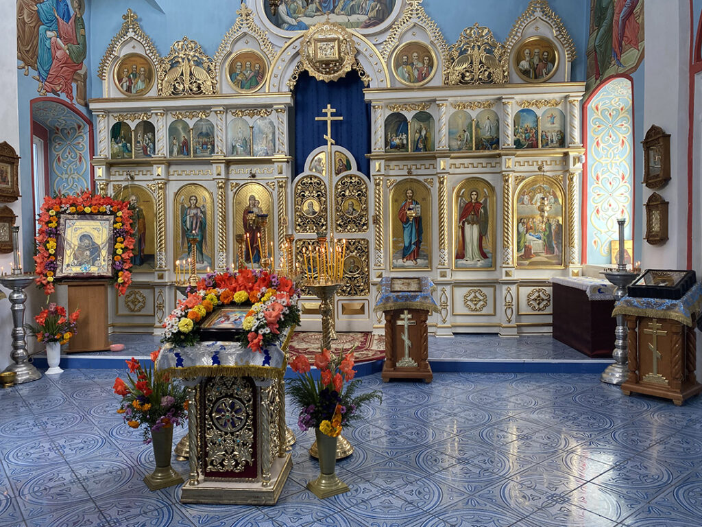 inside the church kytaigorod